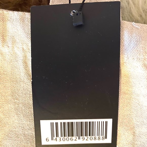 NWT Cream Tote Bag with Zipper Pocket - Picture 6 of 7